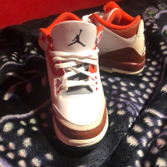 Size 7 jorden 3s with (Box) - Picture 1 of 3